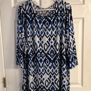 size 3X, no tags, excellent condition, blue, black, and white